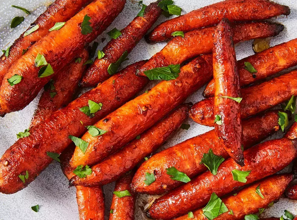 Запечённая мини-морковь под соусом из масла авокадо и крем-фреш Медведь и Слон